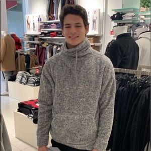 Meet your Posher, Max